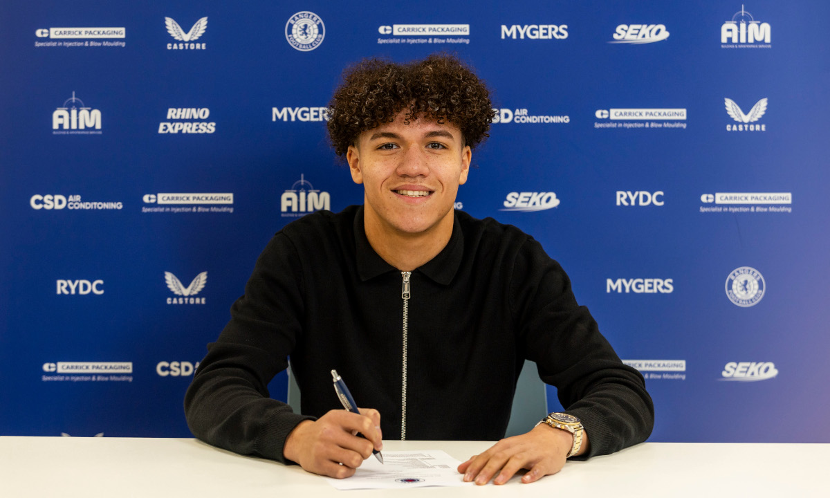 Arian Allen signs for Rangers